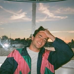 Meet your Posher, Max